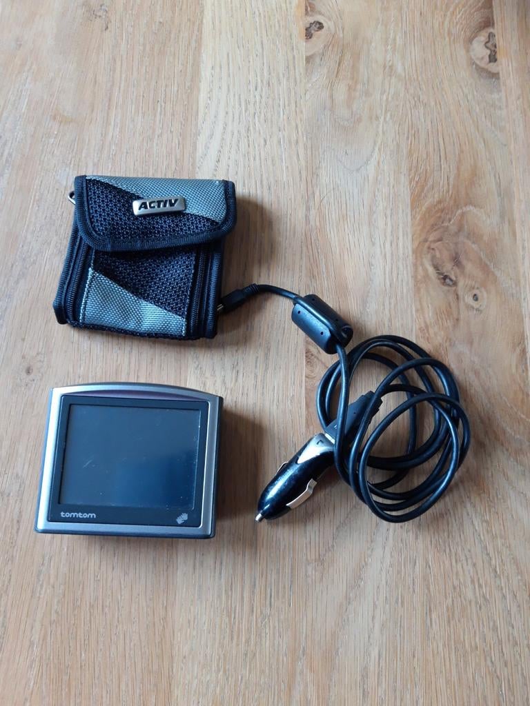 TomTom ONE Navigatiesysteem met accessoires, Auto diversen, Autonavigatie, Ophalen of Verzenden, Gebruikt