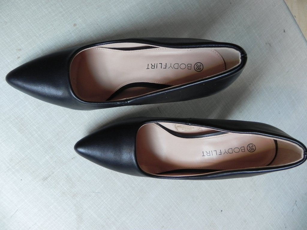 TE KOOP; DAMESPUMPS  ZWART MAAT 38, Kleding | Dames, Ophalen, Pumps, Zwart, Zo goed als nieuw