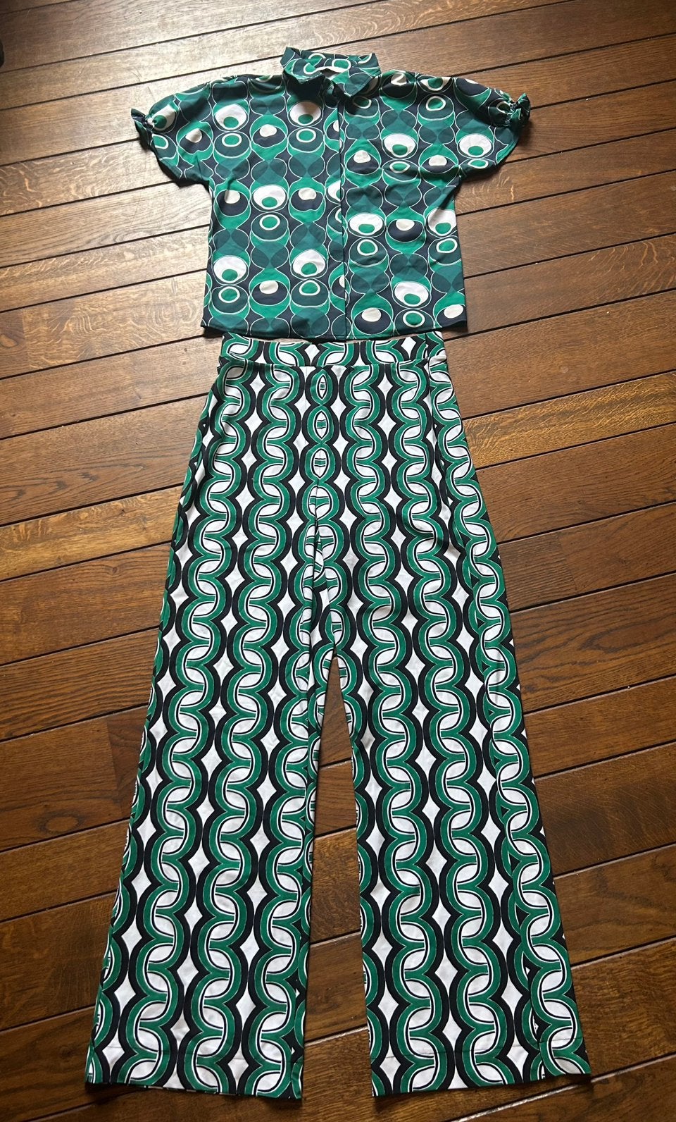 Toffe set van Studio Anneloes,  Broek en blouse S/M, Zo goed als nieuw, Lang, Groen, Ophalen