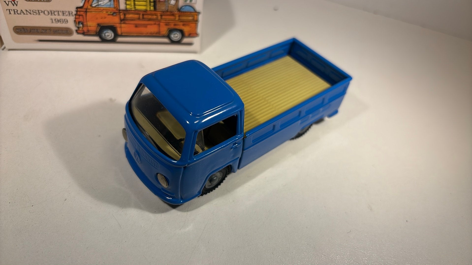 Volkswagen transporter 1969 kovap retro 1.43, Hobby en Vrije tijd, Modelauto's | 1:43, Overige merken, Auto, Ophalen of Verzenden