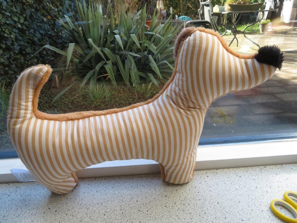 Teckel tekkel van HOME collection zacht materiaal, Ophalen of Verzenden, Zo goed als nieuw, Hond
