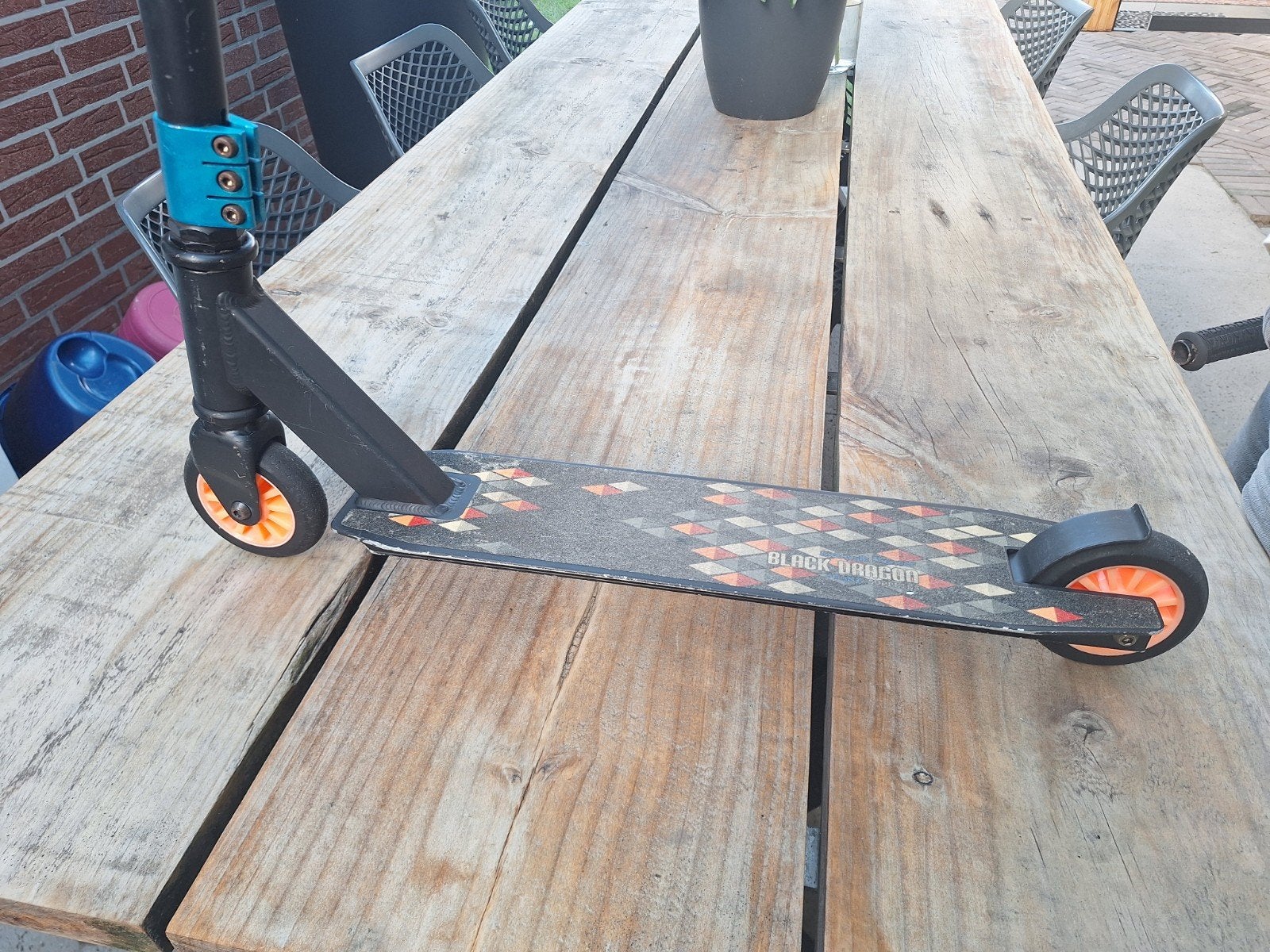 Stuntstep Black Dragon met oranje wielen, Fietsen en Brommers, Steps, Ophalen, Gebruikt, Gewone step, Black Dragon