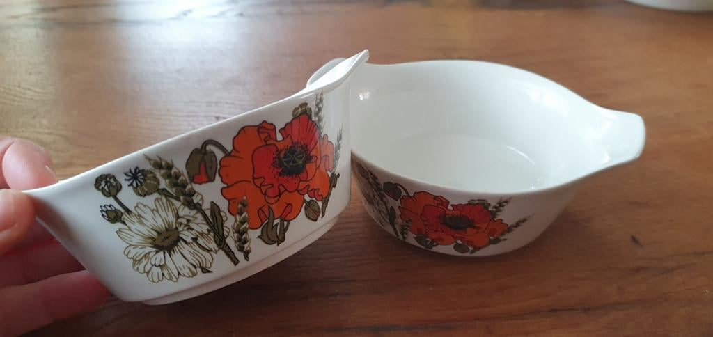 Retro Klaproos Schaaltjes - J&G Meakin Poppy ontwerp, Antiek en Kunst, Antiek | Servies los, Ophalen of Verzenden