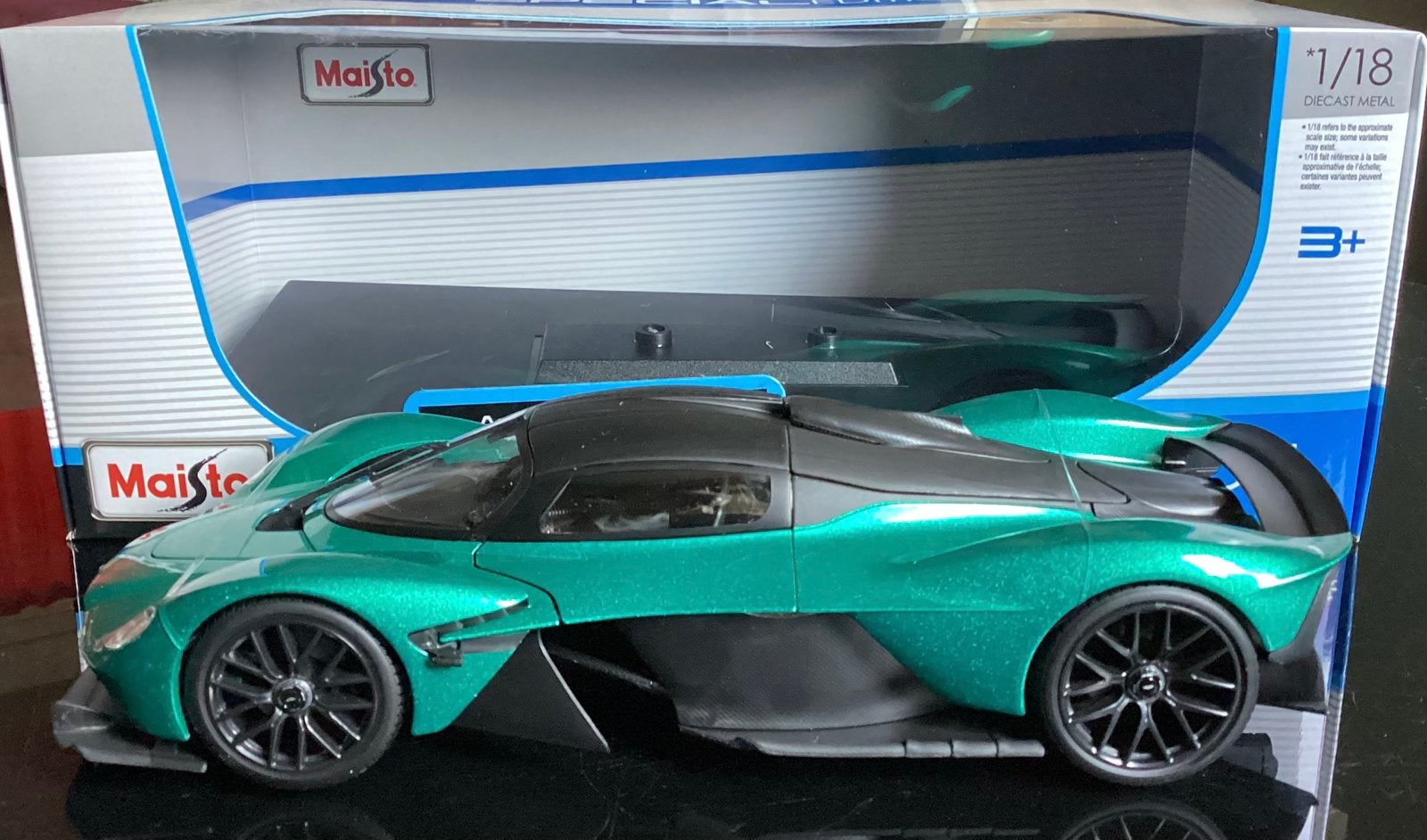 Aston Martin Valkyrie, Ophalen of Verzenden, Zo goed als nieuw, Auto, Overige merken