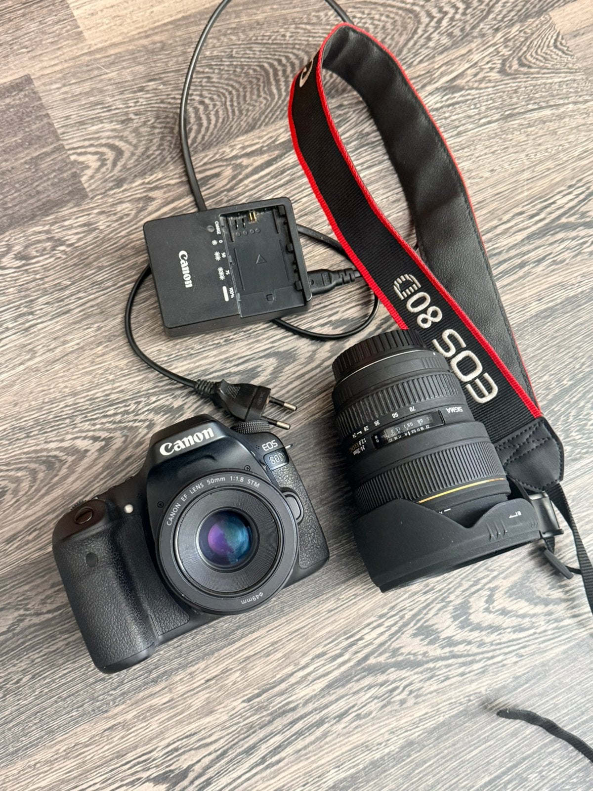 Canon 80D + Canon 50 mm + Sigma 24-70, Audio, Tv en Foto, Fotocamera's Digitaal, Ophalen of Verzenden, Zo goed als nieuw, Canon