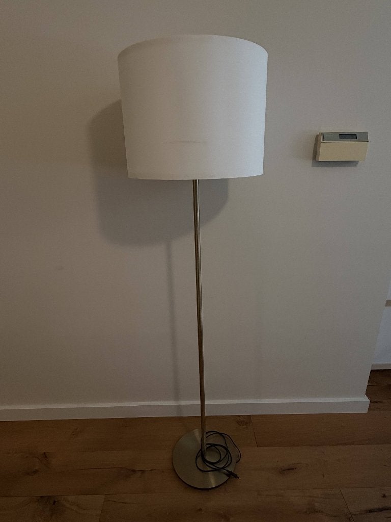 IKEA vloerlamp (SKAFTET basis + RINGSTA kap), Huis en Inrichting, Lampen | Vloerlampen, Ophalen, Gebruikt, E27 (groot), Metaal