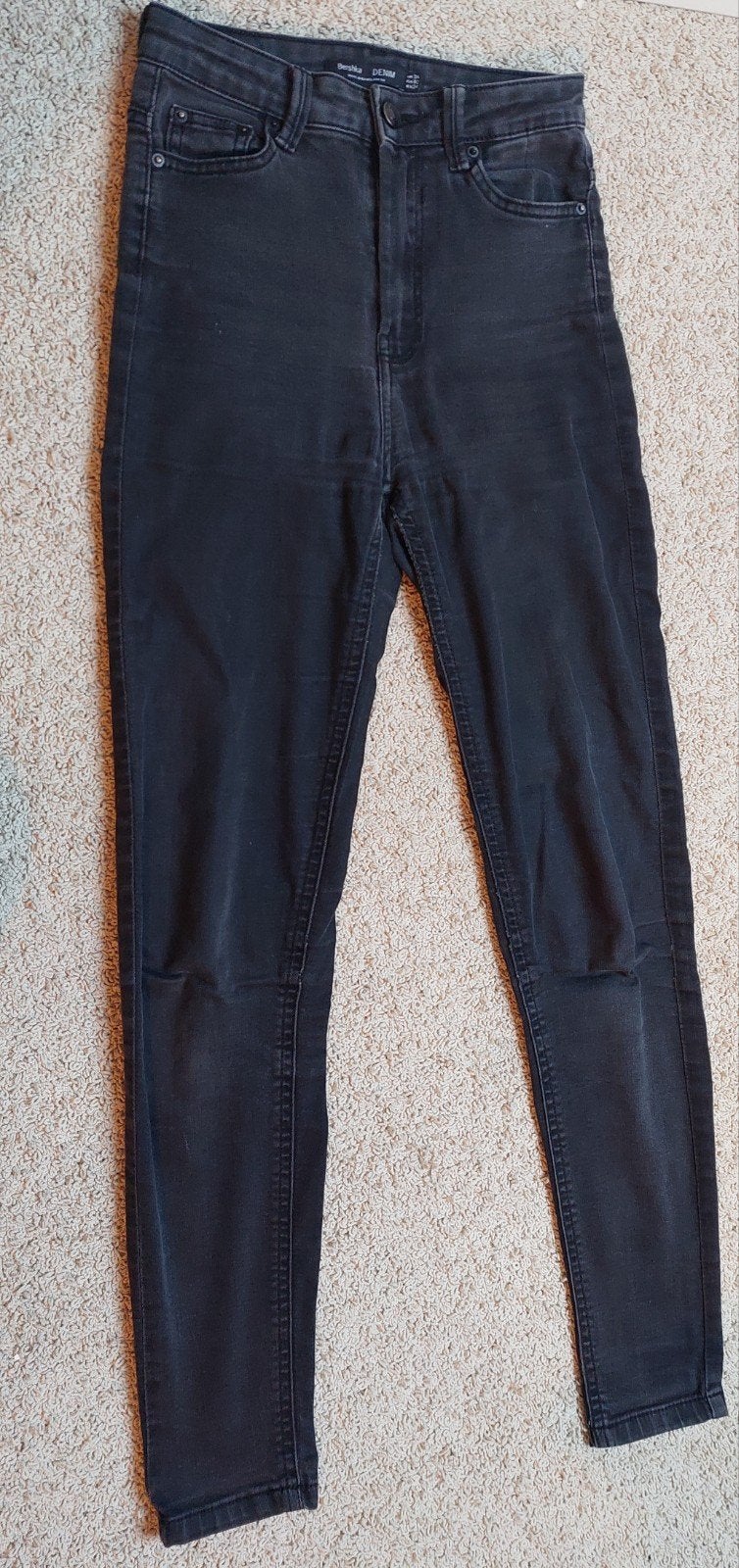 Bershka denim zwarte lange broek mt 34, Zwart, Zo goed als nieuw, Maat 34 (XS) of kleiner, Lang