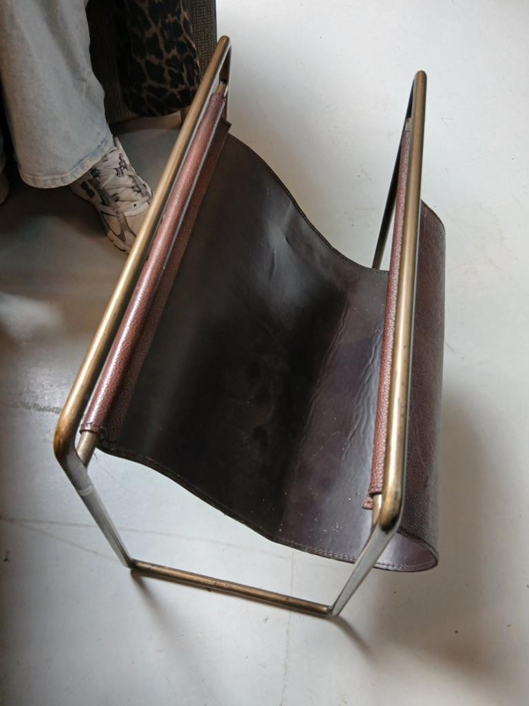 Vintage oud lectuurmand rek tijdschrifthouder bruin messing, Ophalen of Verzenden, Gebruikt