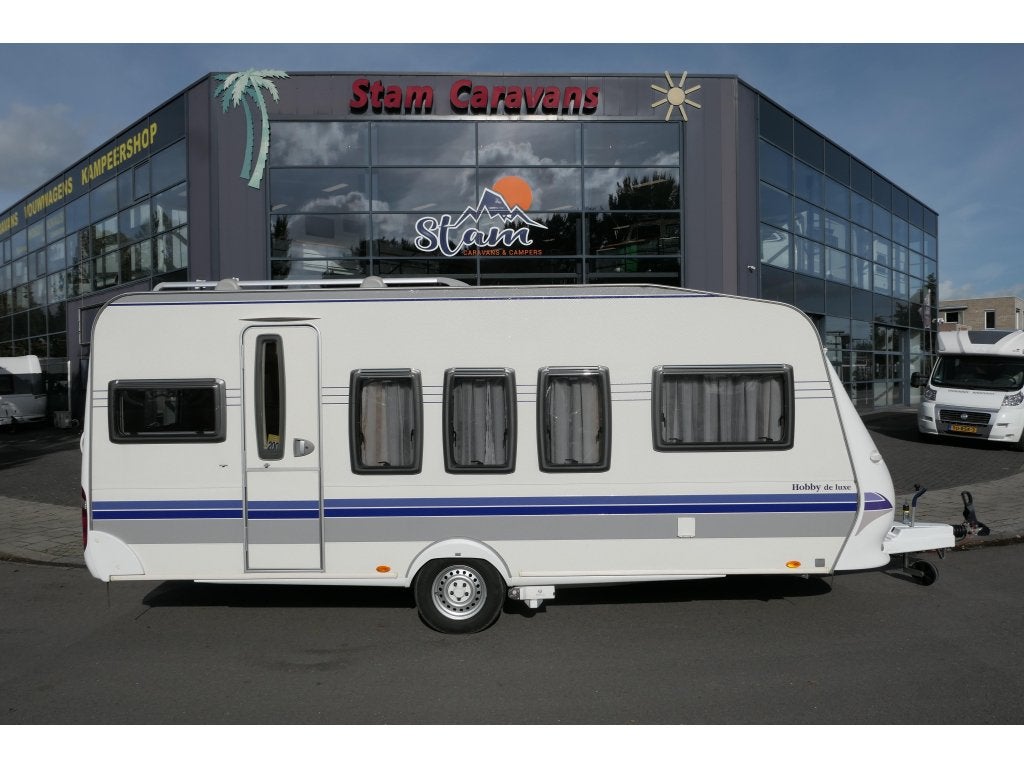 Hobby De Luxe 520 TMF mover, airco en voortent, Caravans en Kamperen, Hobby, Serviceluik, 5 tot 6 meter, 1000 - 1250 kg
