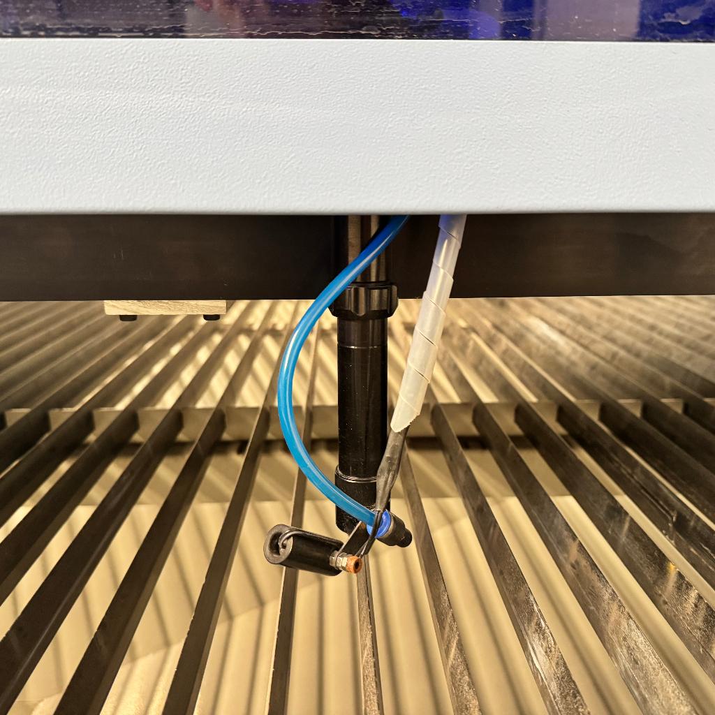 Industriële CO₂lasersnijmachine/lasergraveermachine SLW 300W, Ophalen