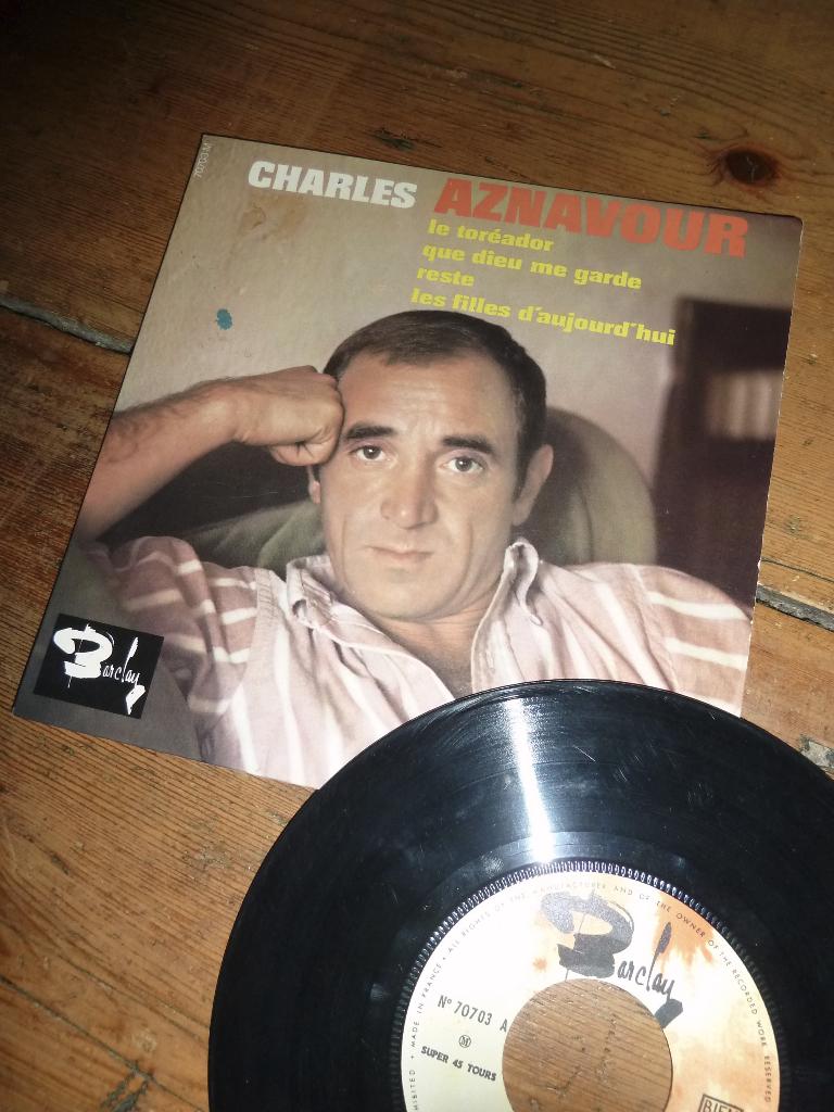 EP AZNAVOUR LE TORREADOR 1964, Cd's en Dvd's, Vinyl Singles, Ophalen of Verzenden, Gebruikt, Pop, EP