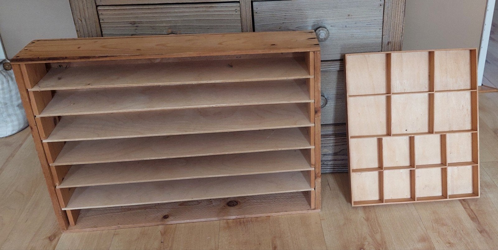 Klein houten opbergrekje met vakjes, Ophalen of Verzenden, Gebruikt, Hout