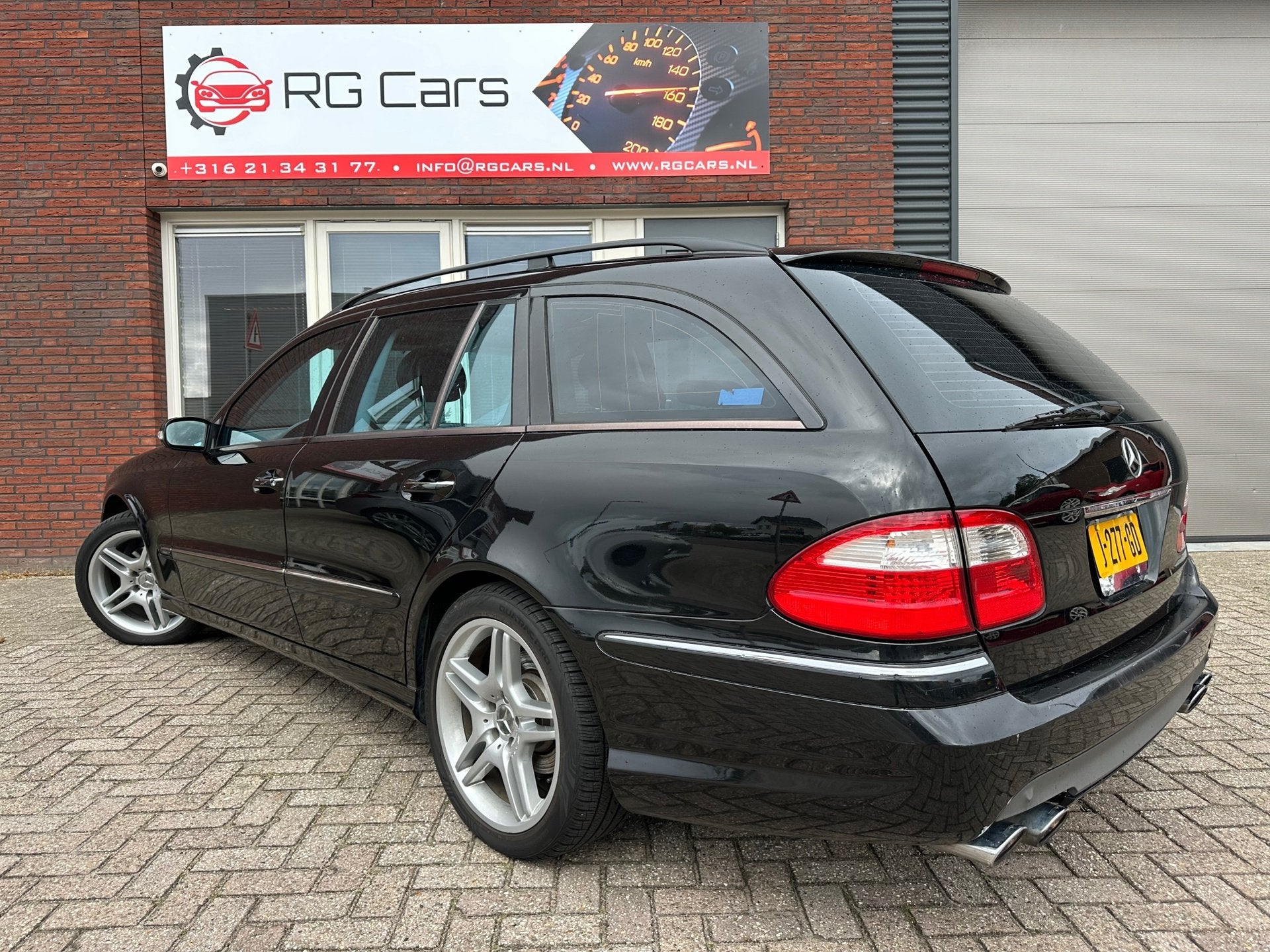 Mercedes-Benz E-klasse Combi 320 Avantgarde 4-Matic AMG / Pa, Auto's, Mercedes-Benz, Automaat, Gebruikt, 1770 kg, Met garantie (alle)