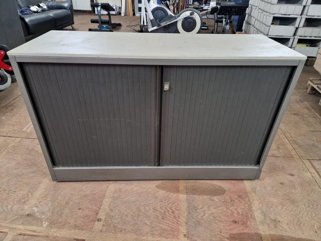 Metalen Schuifdeurkast - 120x45x75cm - Zeer Nette Staat, Ophalen, Gebruikt, Onbekend@voorbeeld.com, Onbekend