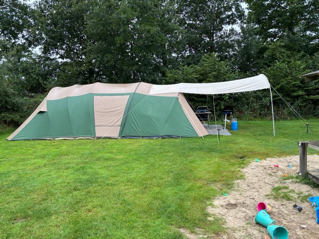 Falco Havik 4600 tunneltent met luifel, Ophalen, Gebruikt, Tot en met 6