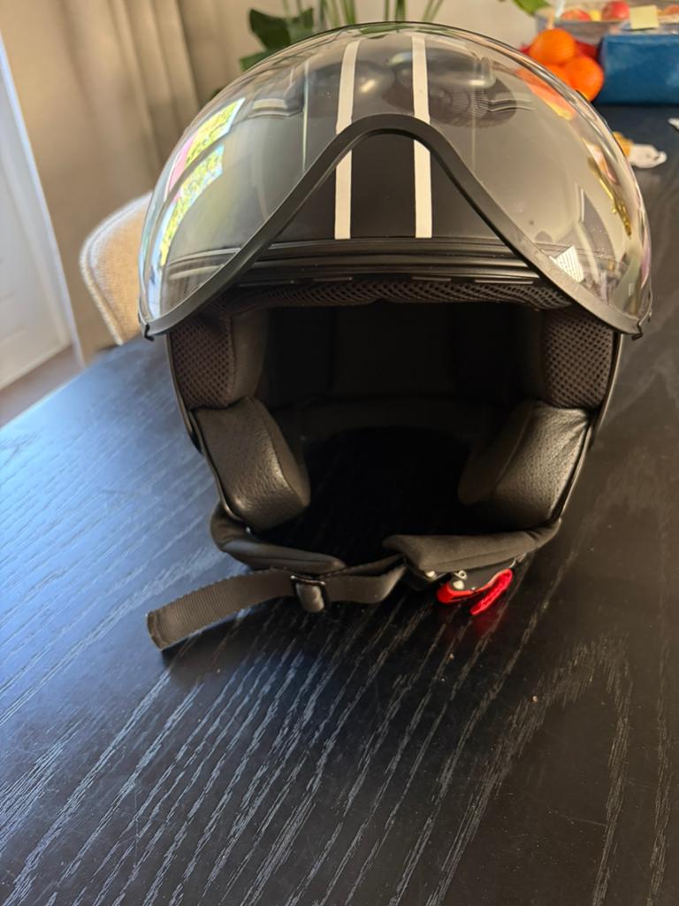 Scooter / motor helm nieuw!, Fietsen en Brommers, Ophalen of Verzenden, Zo goed als nieuw