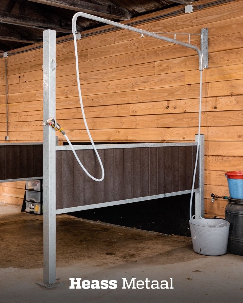 Poetsplaats paarden in Paardenstal | Wasplaats wand | Heass, Weidegang, 4 paarden of pony's of meer