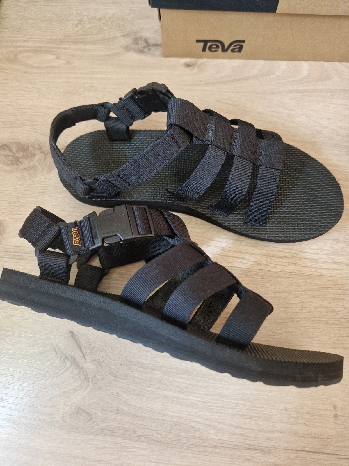 Teva sandalen Dorado, Ophalen, Zo goed als nieuw, Zwart, Sandalen