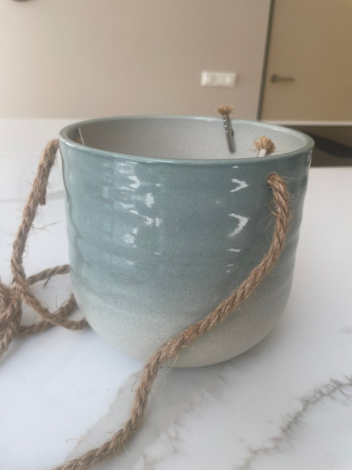Hangende bloempot, Tuin en Terras, Bloempotten, Ophalen, Rond, Zo goed als nieuw, Balkon
