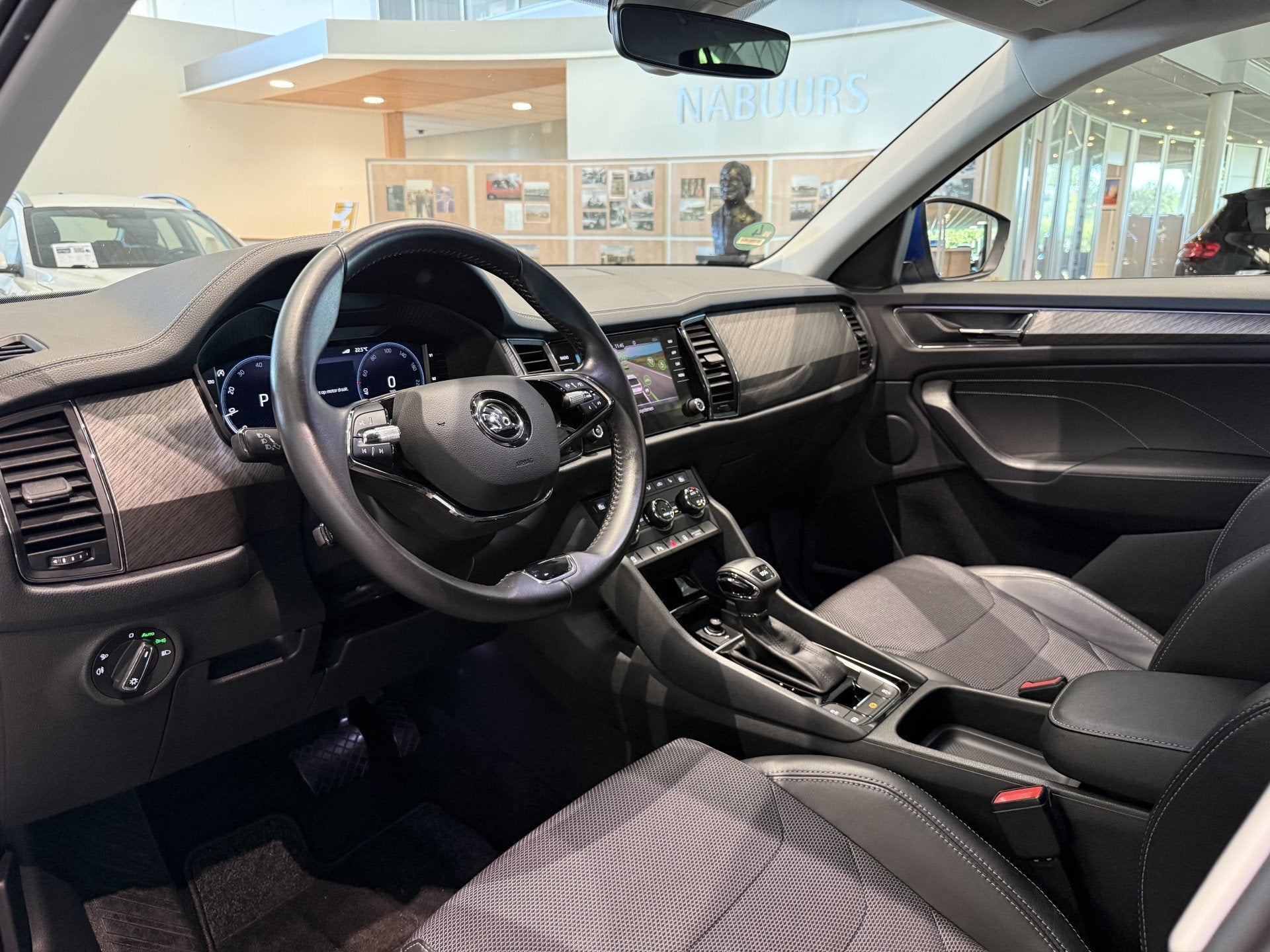 Skoda Kodiaq 1.5 TSI Business Edition DSG, Trekhaak, Camera,, 12 maanden, 4 cilinders, Blauw, 14 km/l