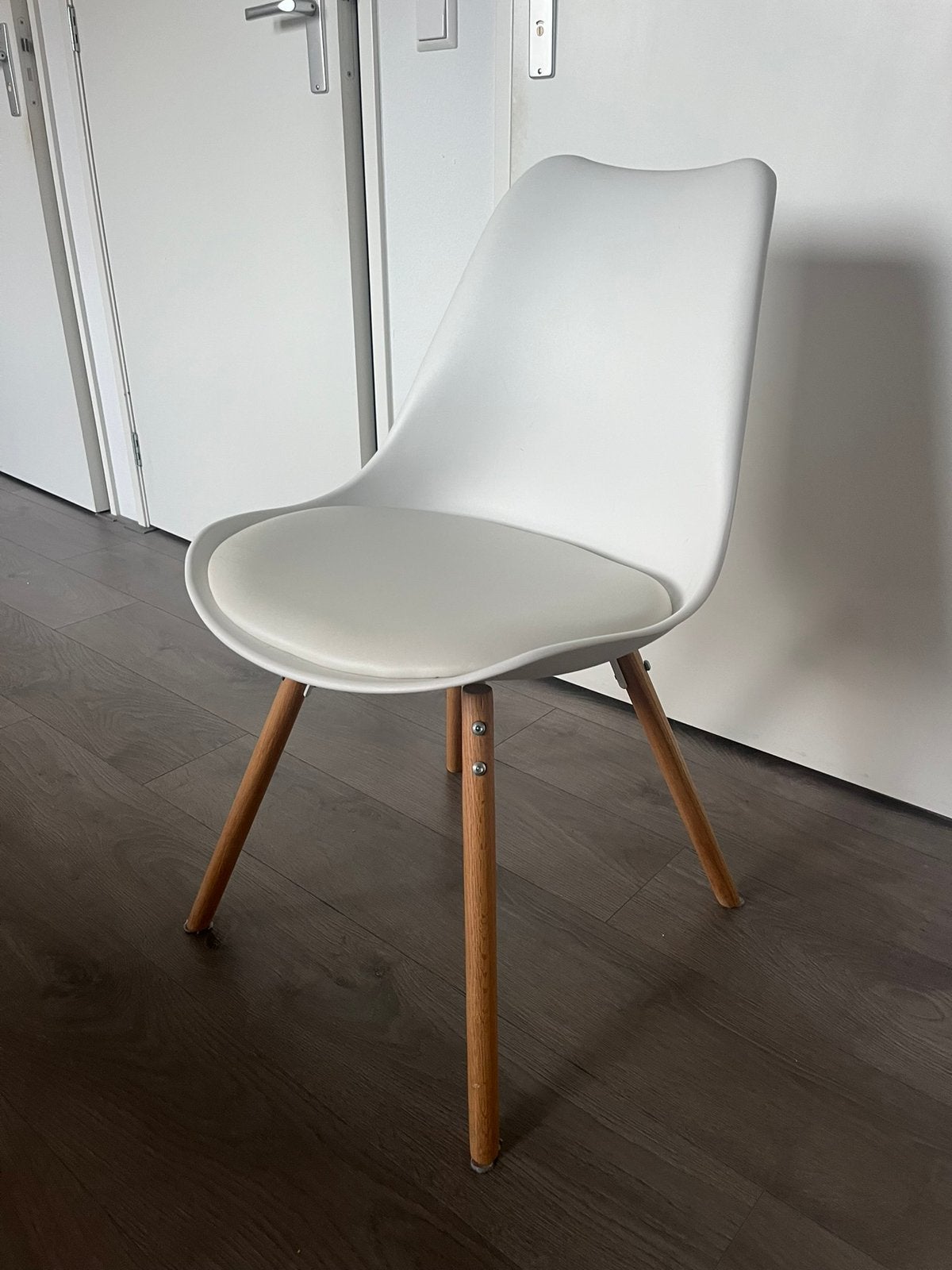 4 kastrup stoelen jysk, Ophalen, Zo goed als nieuw