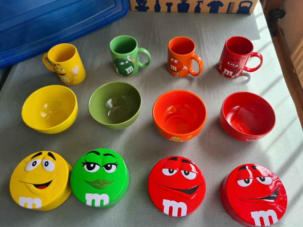 M&M's Servies en blikken sets, Gebruikt, Keramiek, Ophalen of Verzenden, Overige stijlen