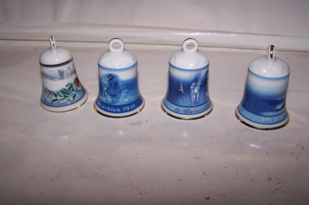 4 mooie zeldzame porseleinen Rosenthal/Bradford Kerstklokjes, Antiek en Kunst, Ophalen of Verzenden