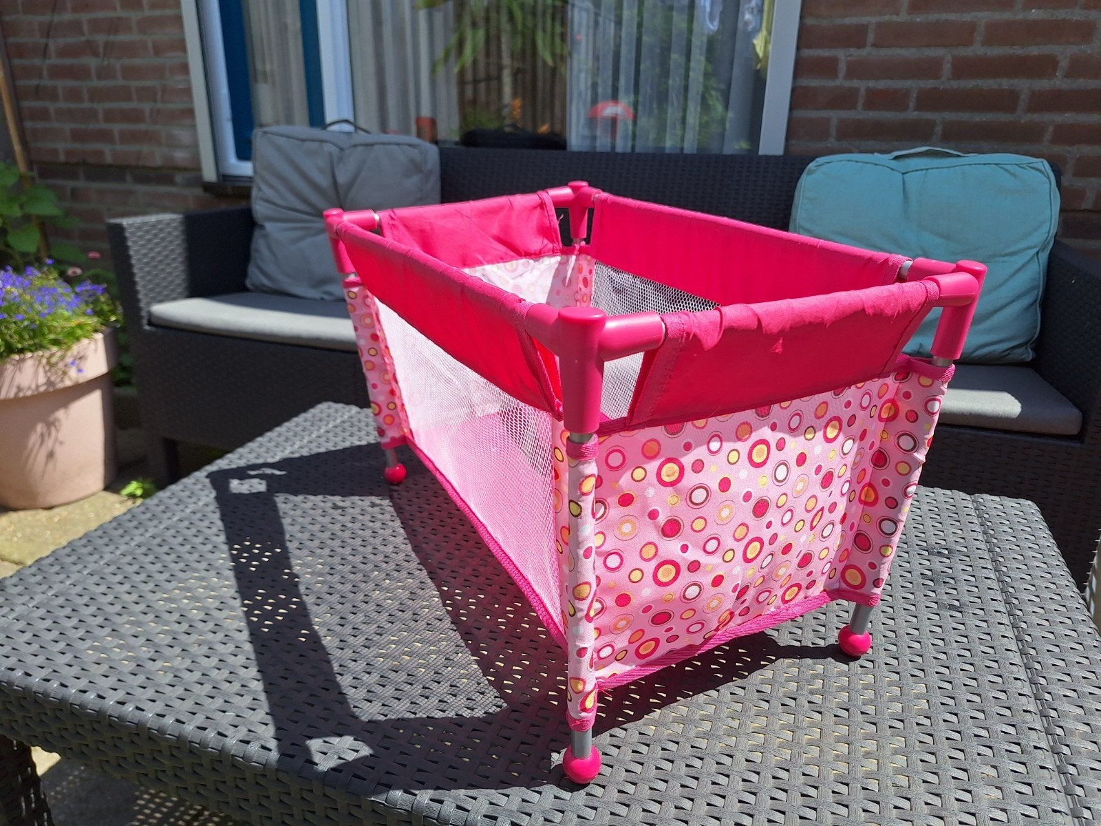 poppenbedje voor beer of pop, Ophalen, Babypop