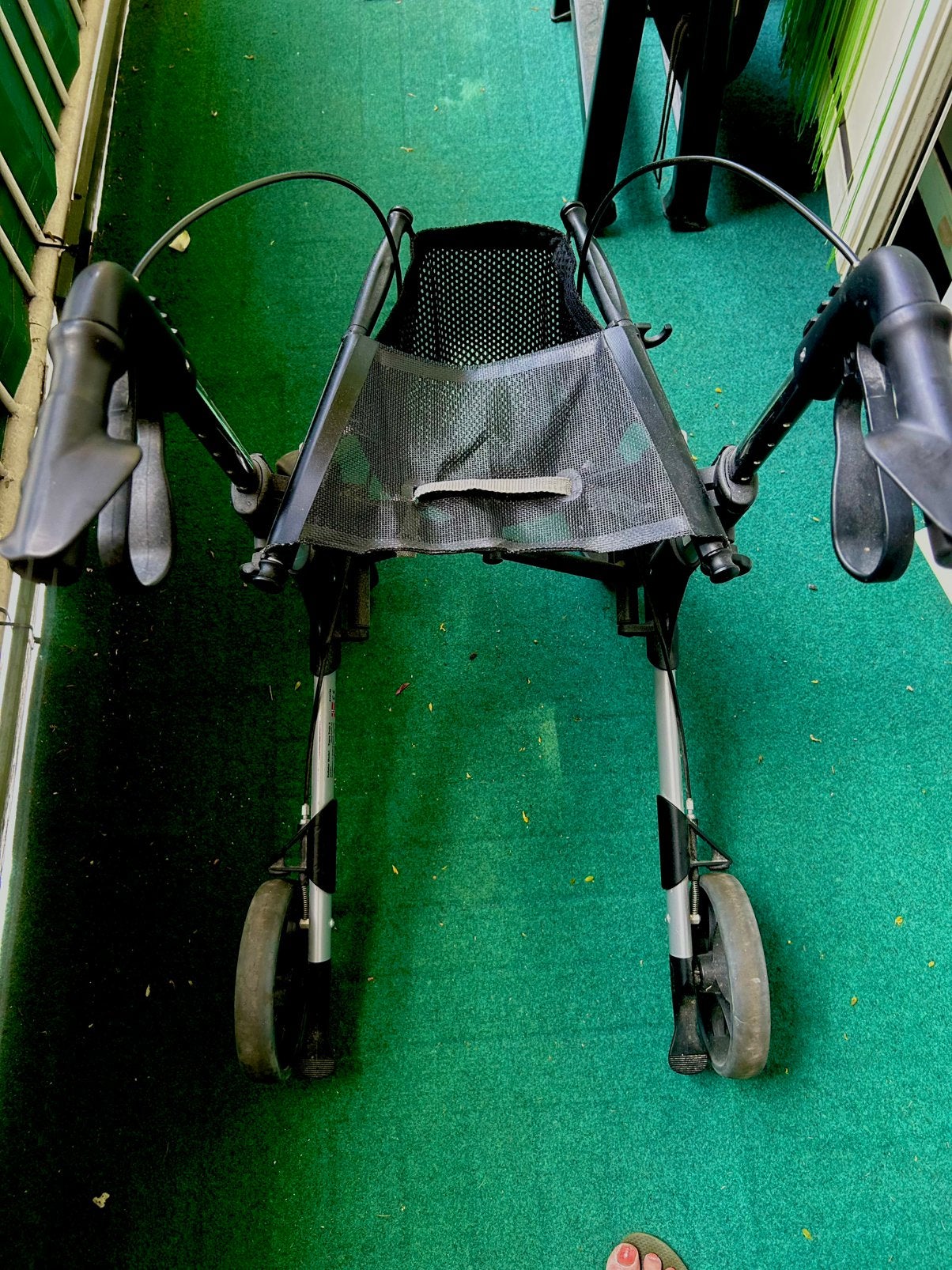 Topro Troja lage opvouwbare en lichtgewicht rollator, Diversen, Rolstoelen, Ophalen, Inklapbaar, Zo goed als nieuw, Duwrolstoel