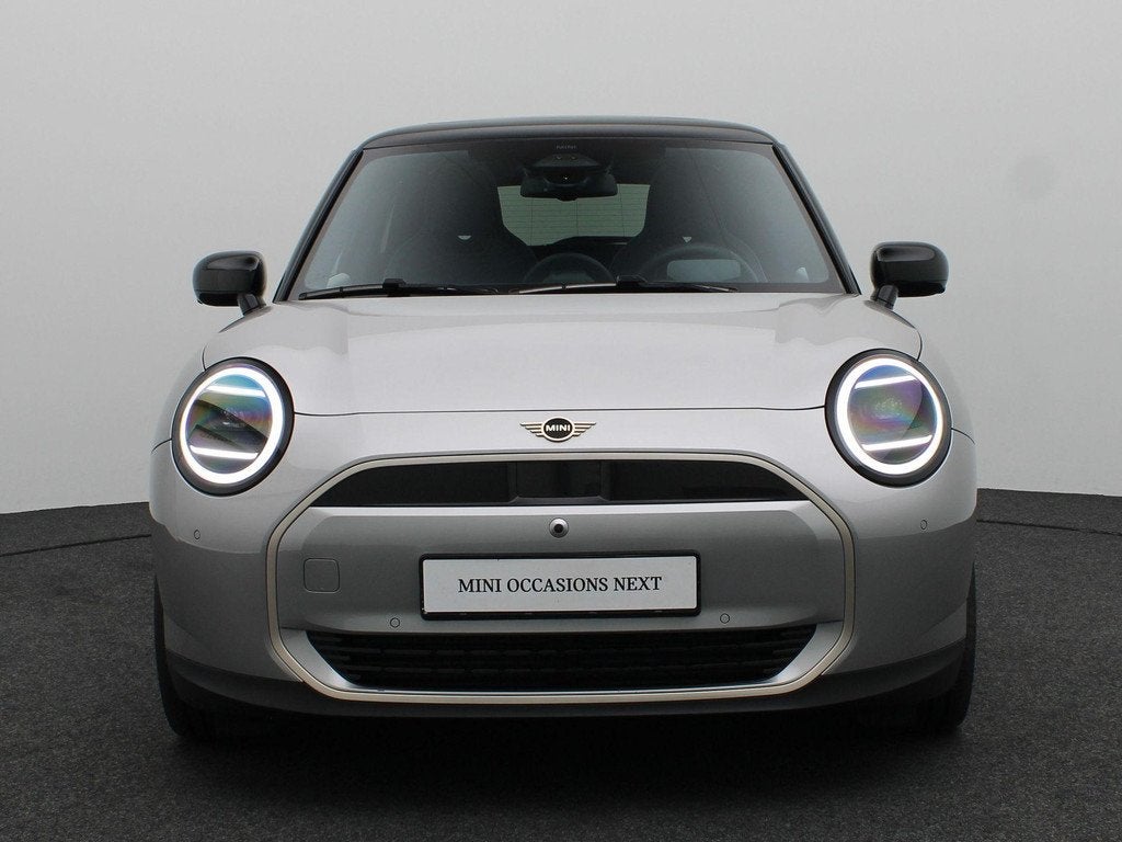 MINI 3-Deurs Cooper E Pakket L + Glazen panoramadak + Harman, Auto's, Mini, 41 kWh, Met garantie (alle), 4 stoelen, Leder en Stof