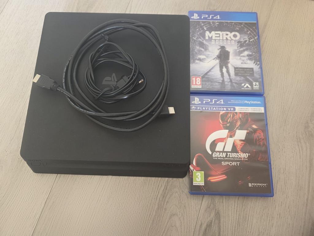PlayStation 4 Slim met1 controler, 2 games en kabels, Ophalen, Zo goed als nieuw, Zonder controller, Slim