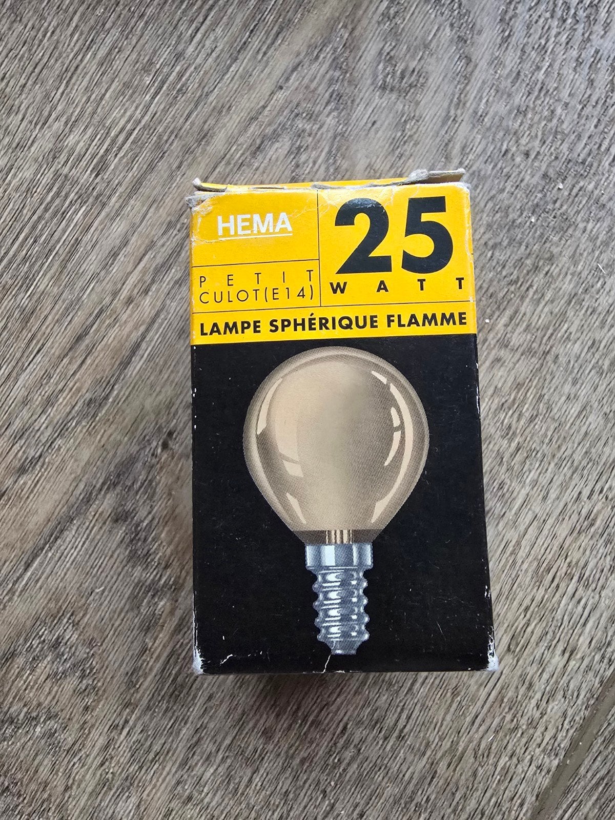 Te koop 1 nieuwe gloeilamp, 25 watt, kleine fitting, merk He, Ophalen of Verzenden, Nieuw, Overige merken, Gloeilamp