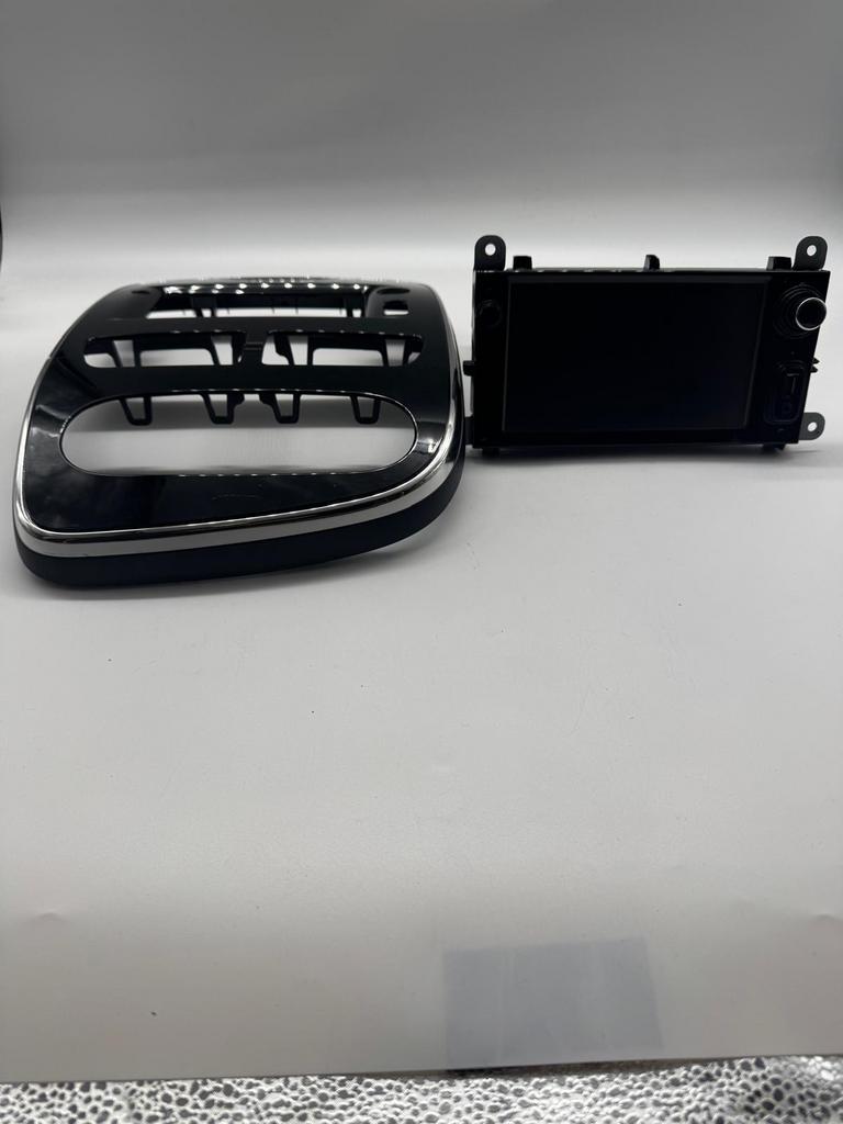Renault Clio Origineel Infotainment Scherm OEM 281153868R LG, Ophalen of Verzenden, Gebruikt