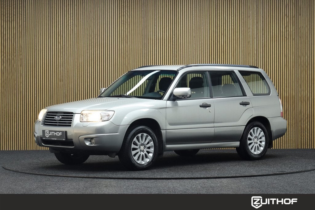 Subaru Forester 2.0 X Comfort Pack | Trekhaak | Cruise-contr, Auto's, Subaru, Gebruikt, Zwart, 4 cilinders, Forester