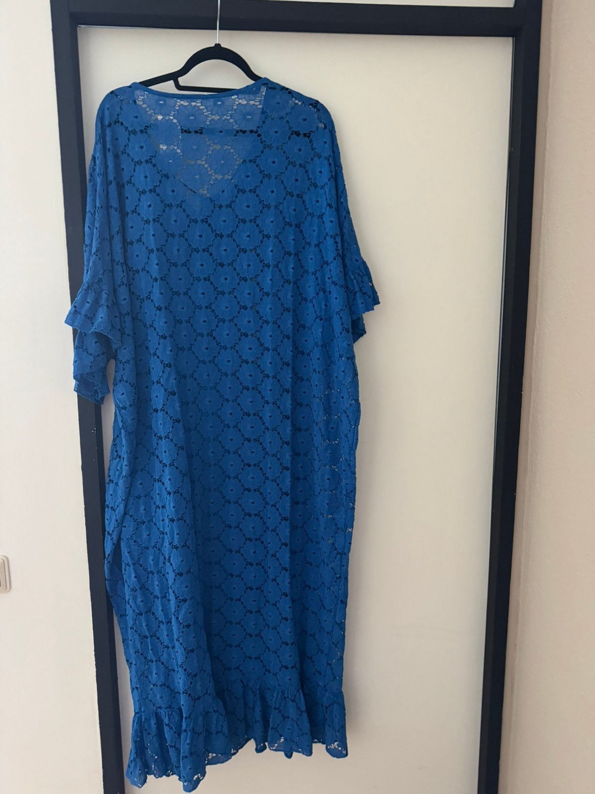 Kobalt blauwe broderie jurk Universele maat, Kleding | Dames, Blauw, Maat 42/44 (L), Nieuw, Ophalen of Verzenden
