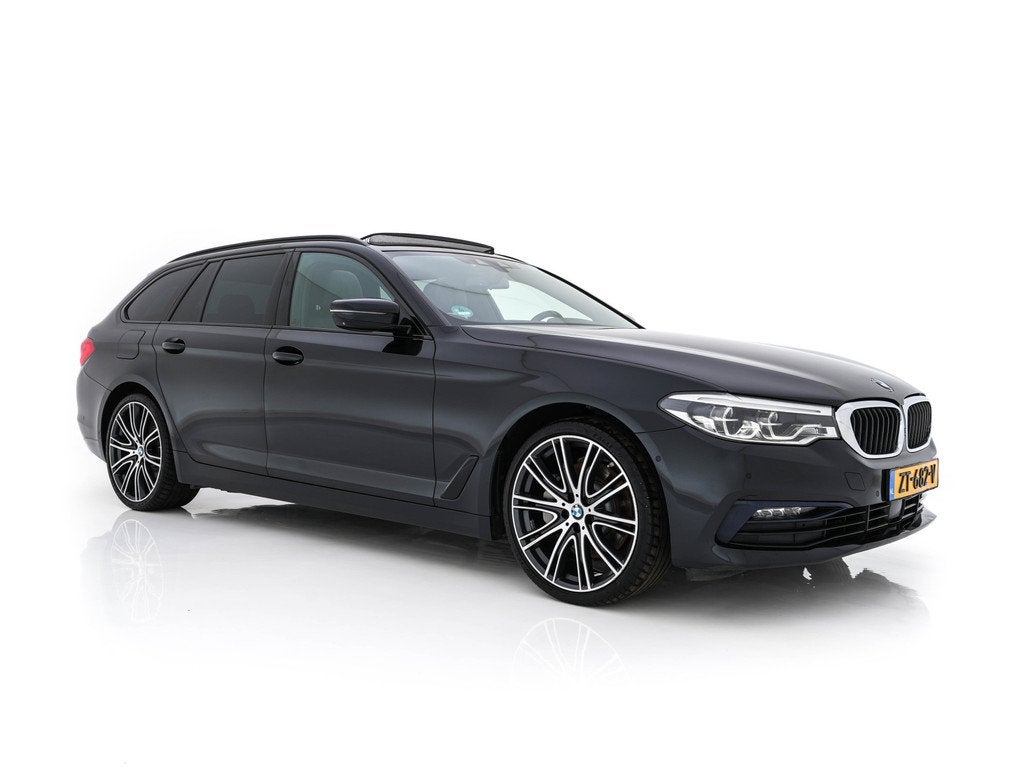 BMW 5 Serie Touring 530d Sportline High Executive Aut. *PANO, Auto's, BMW, Automaat, Achterwielaandrijving, Gebruikt, 2000 kg