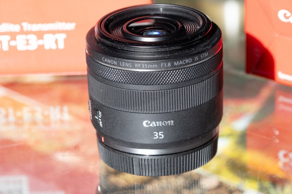 Canon RF 35mm F1.8 Macro IS STM LENS +GRATIS LED RINGLIGHT !, Audio, Tv en Foto, Canon, 35 mm, Canon RF, Ophalen of Verzenden