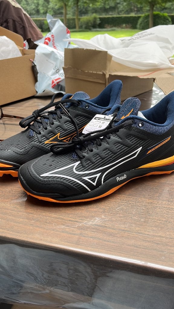 Mizuno Wave leopardus korfbalschoenen maat 40, Ophalen of Verzenden, Zo goed als nieuw, Schoenen