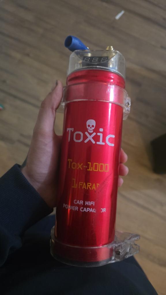 Toxic Tox-1000 1 Farad Car Hifi Power Condensator, Auto diversen, Ophalen of Verzenden, Gebruikt