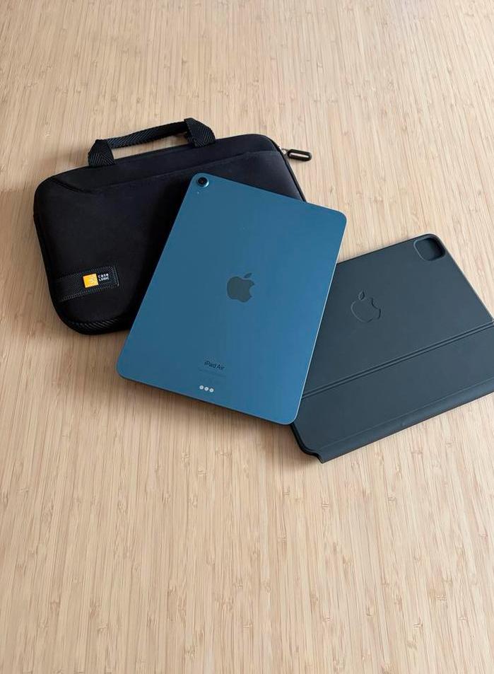 iPad Air (Blauw) + Folio Toetsenbord + Case Logic Hoes, Ophalen, Blauw, Apple iPad Air, 11 inch