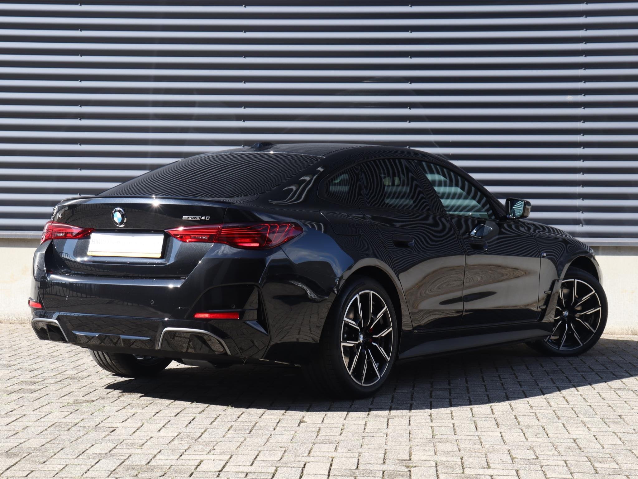 BMW i4 eDrive40 M Sport Pro Edition | Comfort Pack, Auto's, Achterwielaandrijving, 510 min, Zwart, 2020 kg