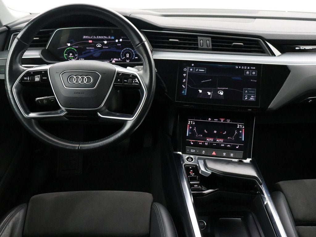 Audi e-tron 55 QUATTRO 95 kWh + TREKHAAK | NACHTZICHT 92% SO, Auto's, Audi, Automaat, 131 €/maand, Stof, Zwart