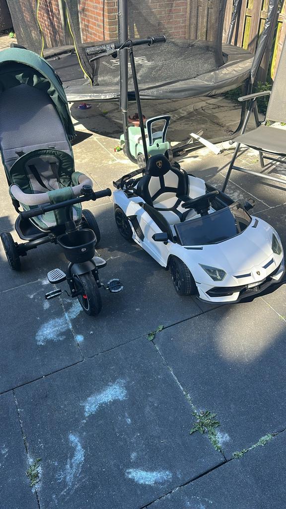 Elektrische kinderauto met afstandsbediening en gaspedaal, Ophalen of Verzenden, Gebruikt