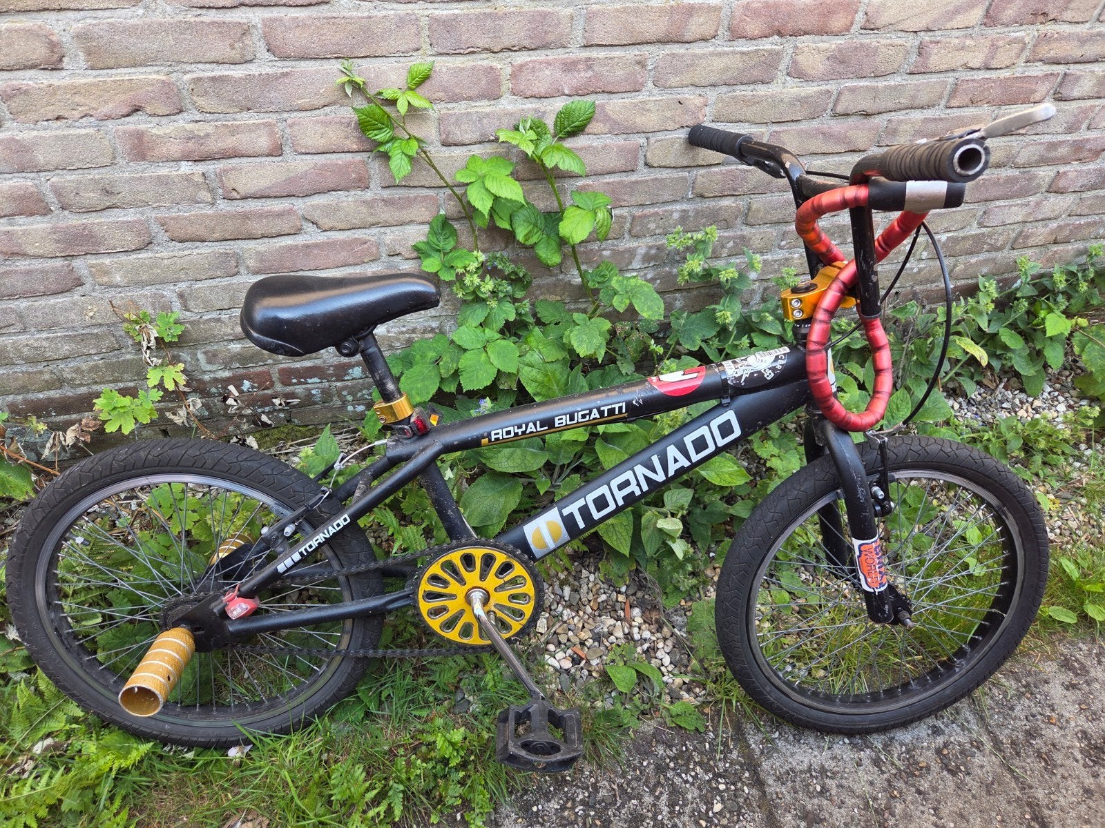 Oude BMX fiets met stepjes. Let op! Lekke of lege banden., Ophalen, Gebruikt, Staal