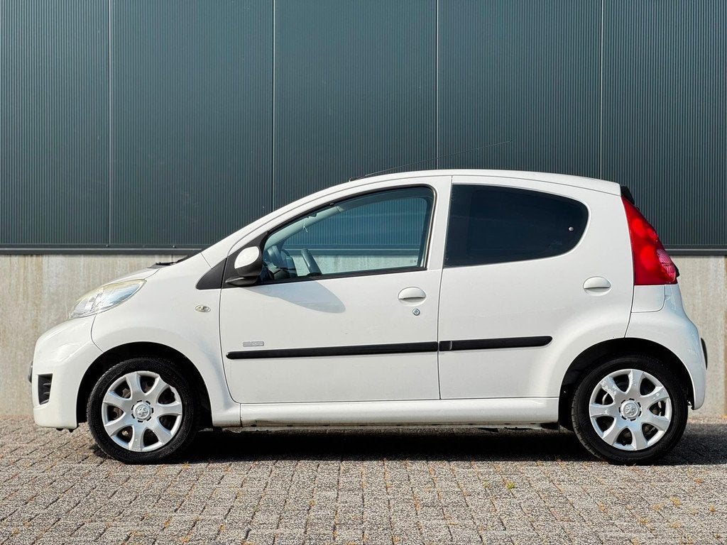 Peugeot 107 1.0-12V Millesim 200 INRUILKOOPIE RIJD SUPER LEK, Voorwielaandrijving, Euro 5, Gebruikt, 4 stoelen