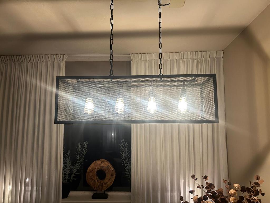 Zwarte industriele hanglamp met gaas-achtige look, Huis en Inrichting, Lampen | Hanglampen, Ophalen, Zo goed als nieuw, Industrieel