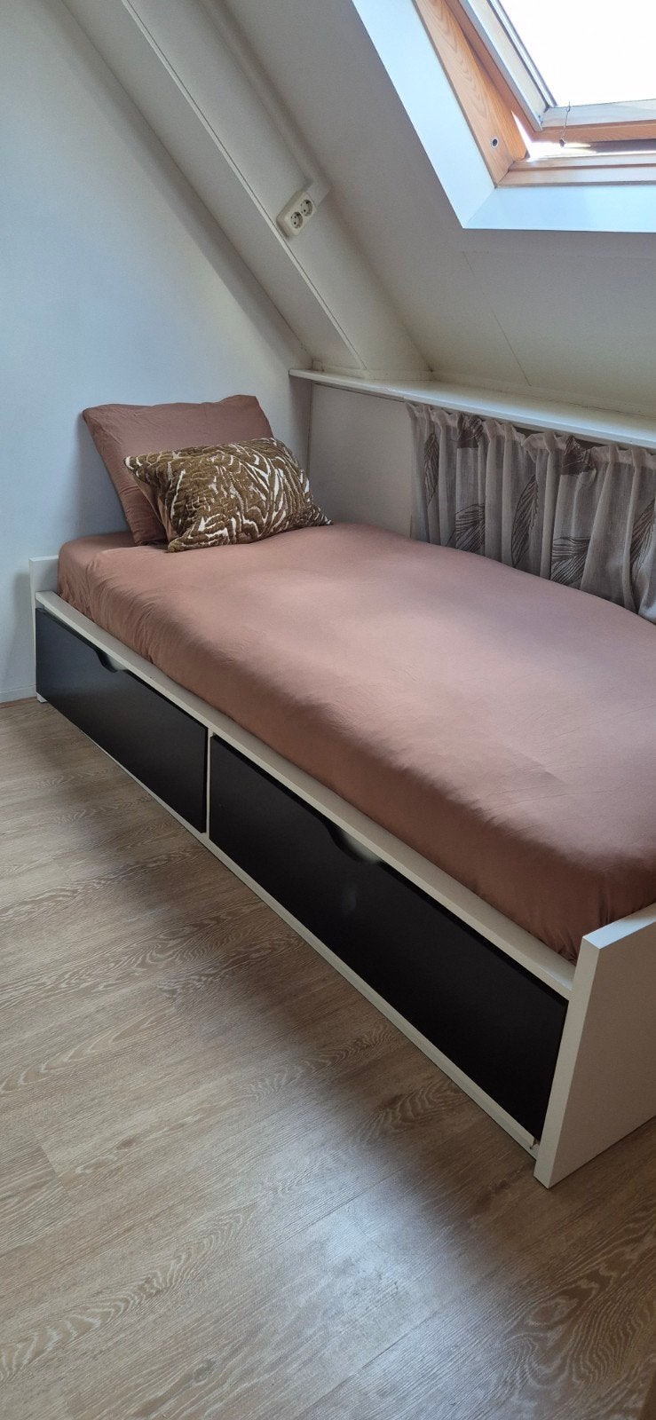 Ikea Flaxa 1 persoons bed met zwarte opberglades, Huis en Inrichting, Ophalen, Gebruikt, 90 cm, Eenpersoons