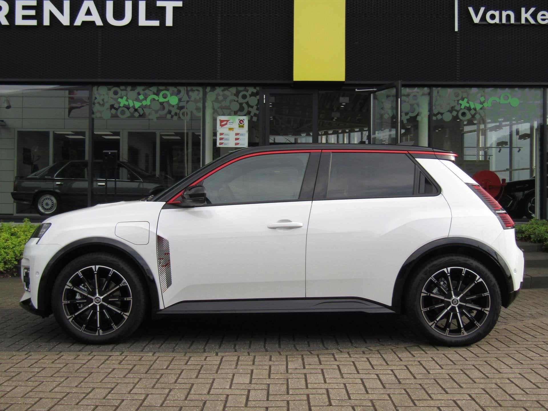 RENAULT 5 52kWh 150pk comfort range Iconic Cinq / Pack Winte, Auto's, Gebruikt, 1404 kg, Leder en Stof, Origineel Nederlands