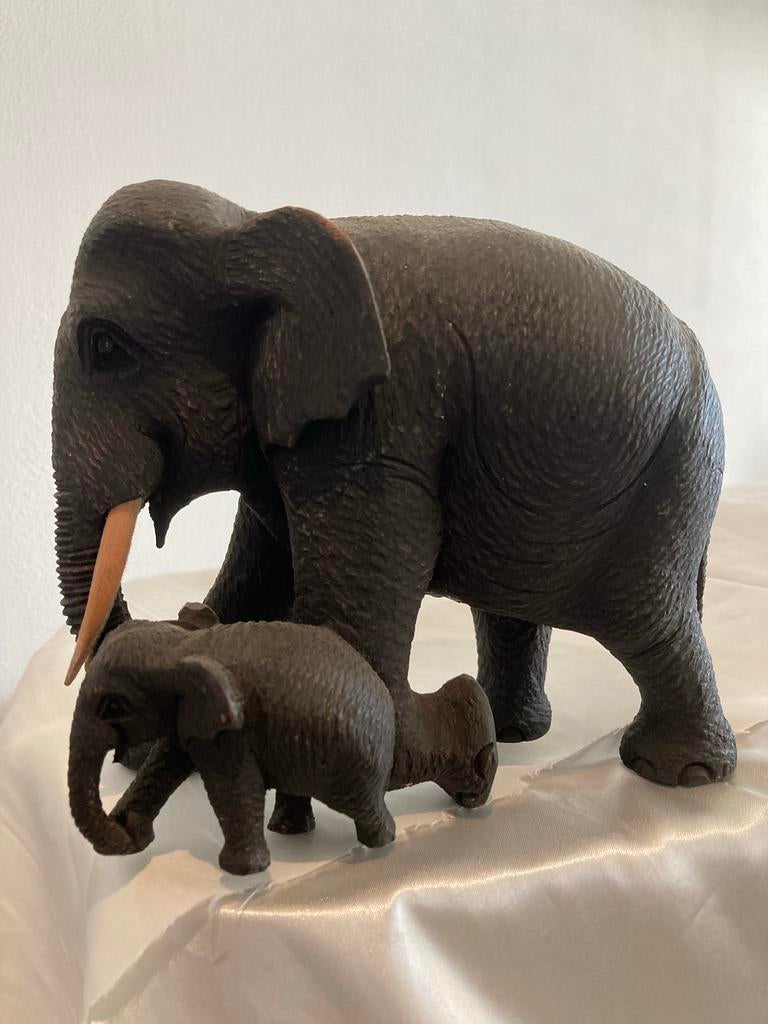 Houtsnijwerk olifant moeder met jong, donkergrijs, Houtsnijwerk, Minder dan 20 cm, Ophalen of Verzenden, Hout