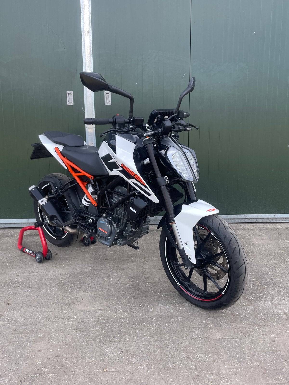 KTM Duke 125 2017 ABS A1 - Perfect voor beginners!, Gebruikt, Particulier, ABS, Handgeschakeld